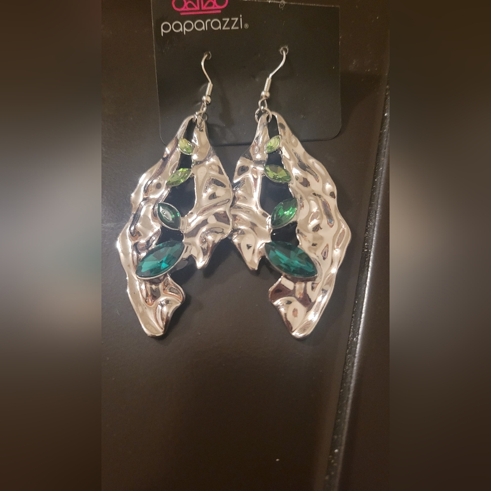 Paparazzi Stylish Green Stone Silver Earrings